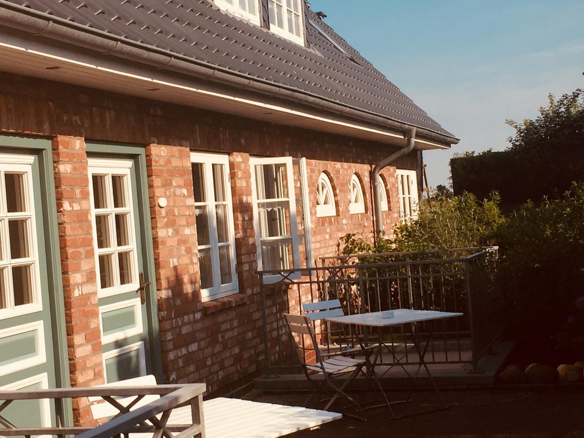 Ual Oeoemrang Wiartshues Hotel Norddorf Bagian luar foto
